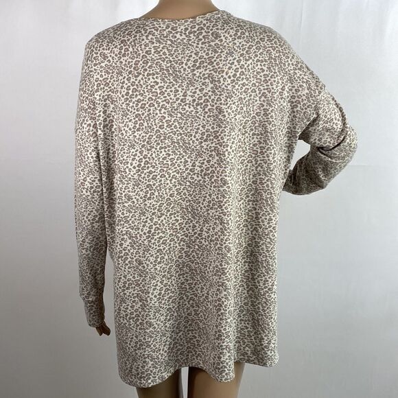 American Eagle Outfitters cheetah print relaxed fit soft V-neck top size S - Picture 4 of 8